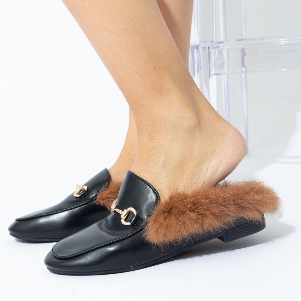 Black Faux Fur Chain Flat Non Branded Inspired